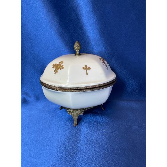 Antique Porcelain and Brass French Victorian Design Footed Powder or Trinket Box - Picture 3 of 9
